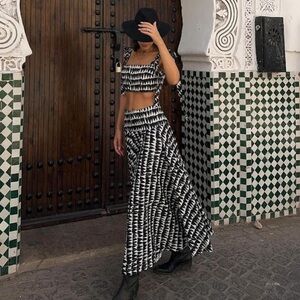 NWT Zara 2 Piece Printed Crop Top And Low Waist Printed Skirt Set ZW Collection